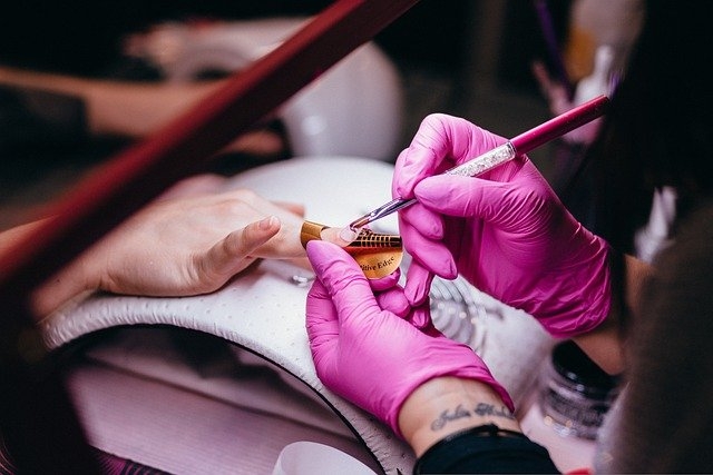 Kurs profesjonalny manicure hybrydowy